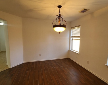 2814 Silver Point Lane - Photo Thumbnail 24