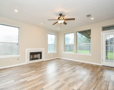 215 Windrift Court - Photo Thumbnail 4