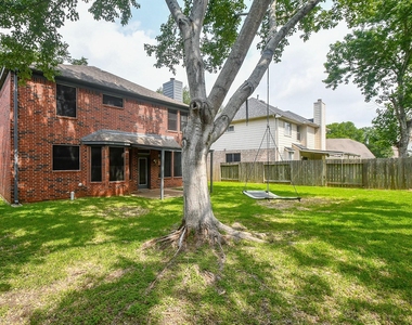 215 Windrift Court - Photo Thumbnail 30