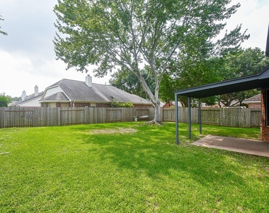 215 Windrift Court - Photo Thumbnail 28
