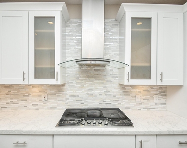 215 Windrift Court - Photo Thumbnail 11