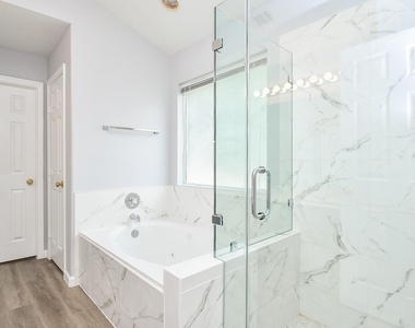 215 Windrift Court - Photo Thumbnail 21