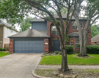 215 Windrift Court - Photo Thumbnail 2