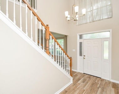 215 Windrift Court - Photo Thumbnail 3