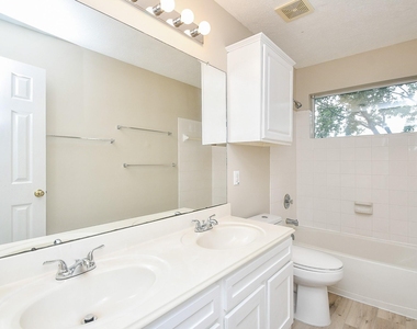 215 Windrift Court - Photo Thumbnail 23