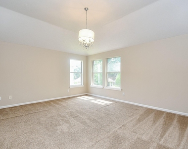 215 Windrift Court - Photo Thumbnail 18