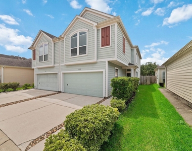 14923 Tuttle Point Drive - Photo Thumbnail 1