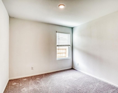 343 Parkin Court - Photo Thumbnail 12