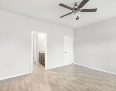 24830 Russet Bluff Trail - Photo Thumbnail 11