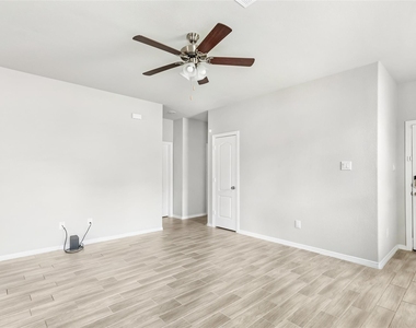 24830 Russet Bluff Trail - Photo Thumbnail 4