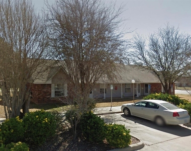 200 N Palmer Street - Photo Thumbnail 3