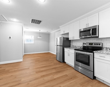 1941 Lynnview Drive - Photo Thumbnail 7