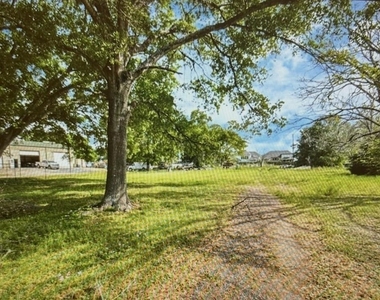 17703 South Drive - Photo Thumbnail 1