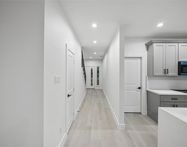 8218 Lawler Street - Photo Thumbnail 5