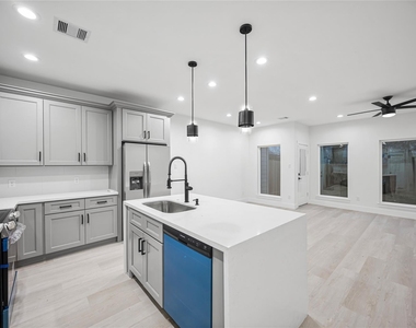 8218 Lawler Street - Photo Thumbnail 8