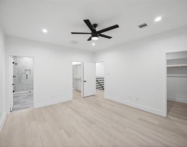 8218 Lawler Street - Photo Thumbnail 23