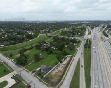 5301 Wayne Street - Photo Thumbnail 4