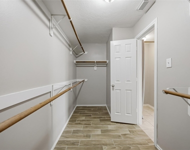 2734 Trinity Glen Lane - Photo Thumbnail 18
