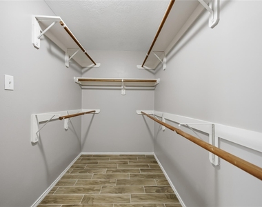 2734 Trinity Glen Lane - Photo Thumbnail 17