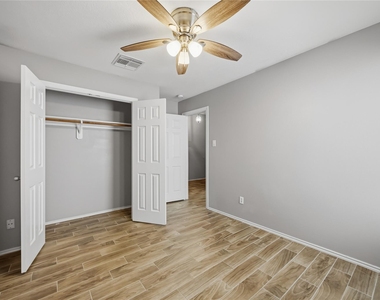 2734 Trinity Glen Lane - Photo Thumbnail 23