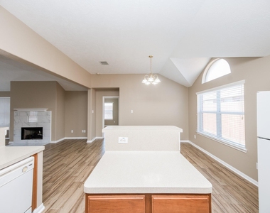 19247 Dillsbury Court - Photo Thumbnail 14