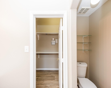 19247 Dillsbury Court - Photo Thumbnail 20