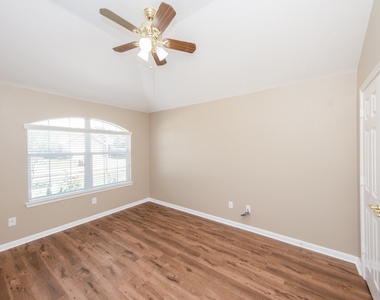 19247 Dillsbury Court - Photo Thumbnail 24