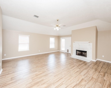19247 Dillsbury Court - Photo Thumbnail 6