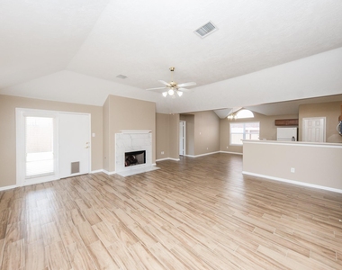 19247 Dillsbury Court - Photo Thumbnail 5
