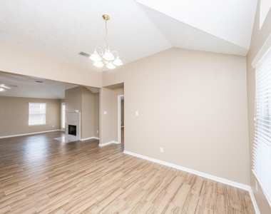 19247 Dillsbury Court - Photo Thumbnail 15