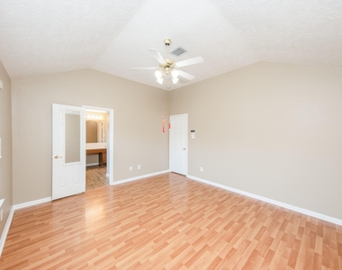19247 Dillsbury Court - Photo Thumbnail 17