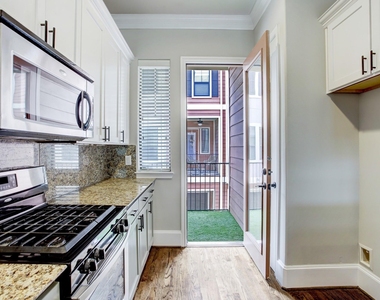 1046 W 23rd Street - Photo Thumbnail 19