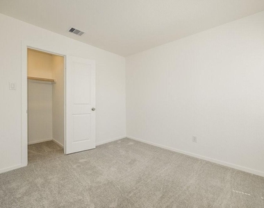 13495 Bay Springs Drive - Photo Thumbnail 10