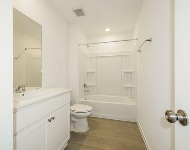 13495 Bay Springs Drive - Photo Thumbnail 12