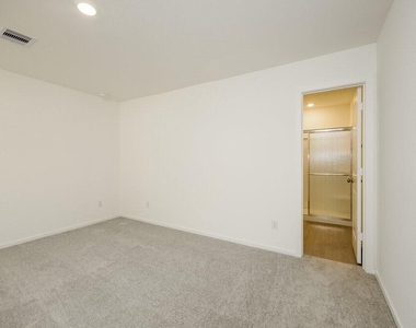 13495 Bay Springs Drive - Photo Thumbnail 5