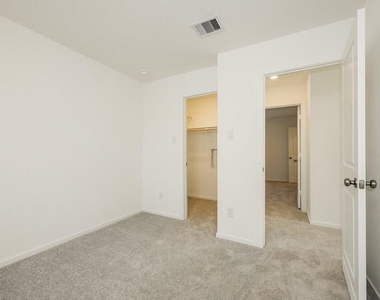 13495 Bay Springs Drive - Photo Thumbnail 11