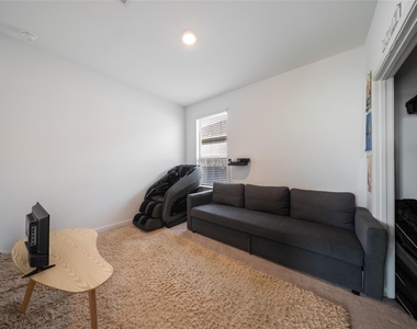 21126 Coral Blossom Lane - Photo Thumbnail 4