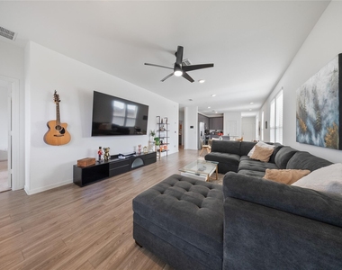 21126 Coral Blossom Lane - Photo Thumbnail 9