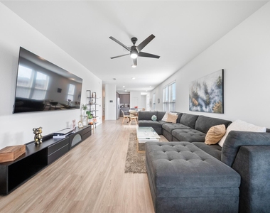 21126 Coral Blossom Lane - Photo Thumbnail 11