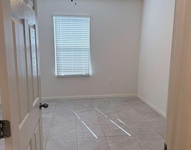 609 Concha Street Nw - Photo Thumbnail 18