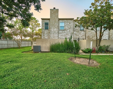 2816 Holly Hall Street - Photo Thumbnail 21