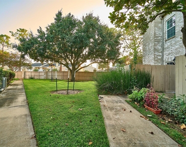 2816 Holly Hall Street - Photo Thumbnail 20