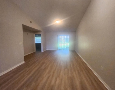 2824 Coleman Court - Photo Thumbnail 3