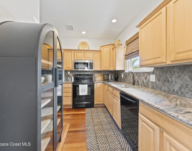 346 Third Avenue - Photo Thumbnail 16