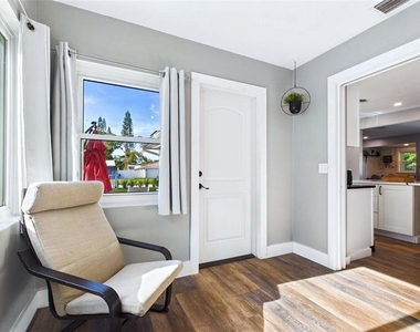 101 N Mercury Avenue - Photo Thumbnail 22