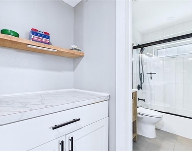 101 N Mercury Avenue - Photo Thumbnail 29