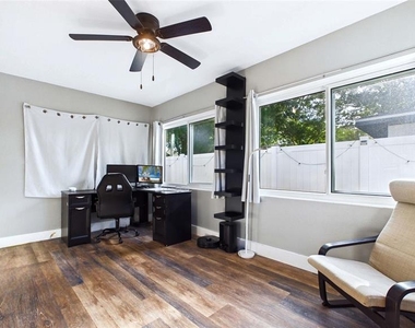 101 N Mercury Avenue - Photo Thumbnail 19