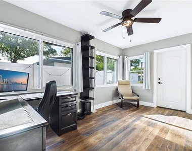 101 N Mercury Avenue - Photo Thumbnail 21