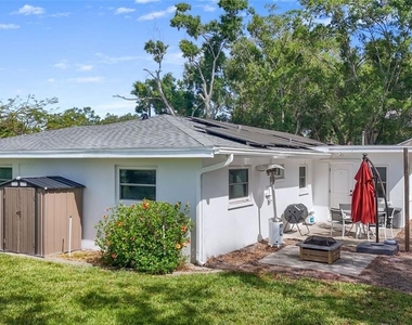 101 N Mercury Avenue - Photo Thumbnail 3