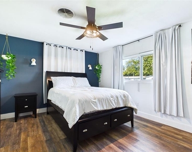 101 N Mercury Avenue - Photo Thumbnail 25